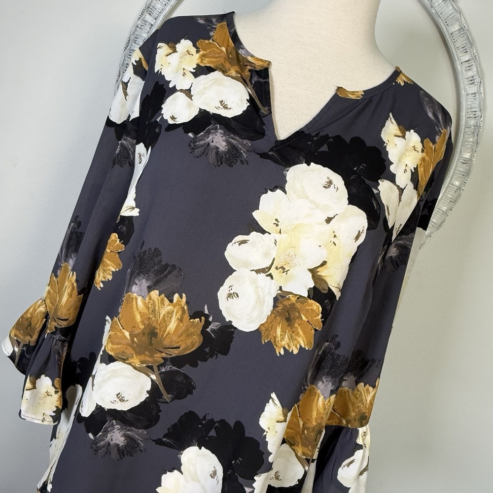 Ann Taylor Floral V-Neck Blouse Women's S Gray Cream Gold Floral Ruffle Sleeve